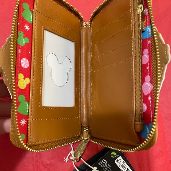 Loungefly Mickey & Friends Gingerbread House Zip Wallet,vegan leather - Picture 11 of 12